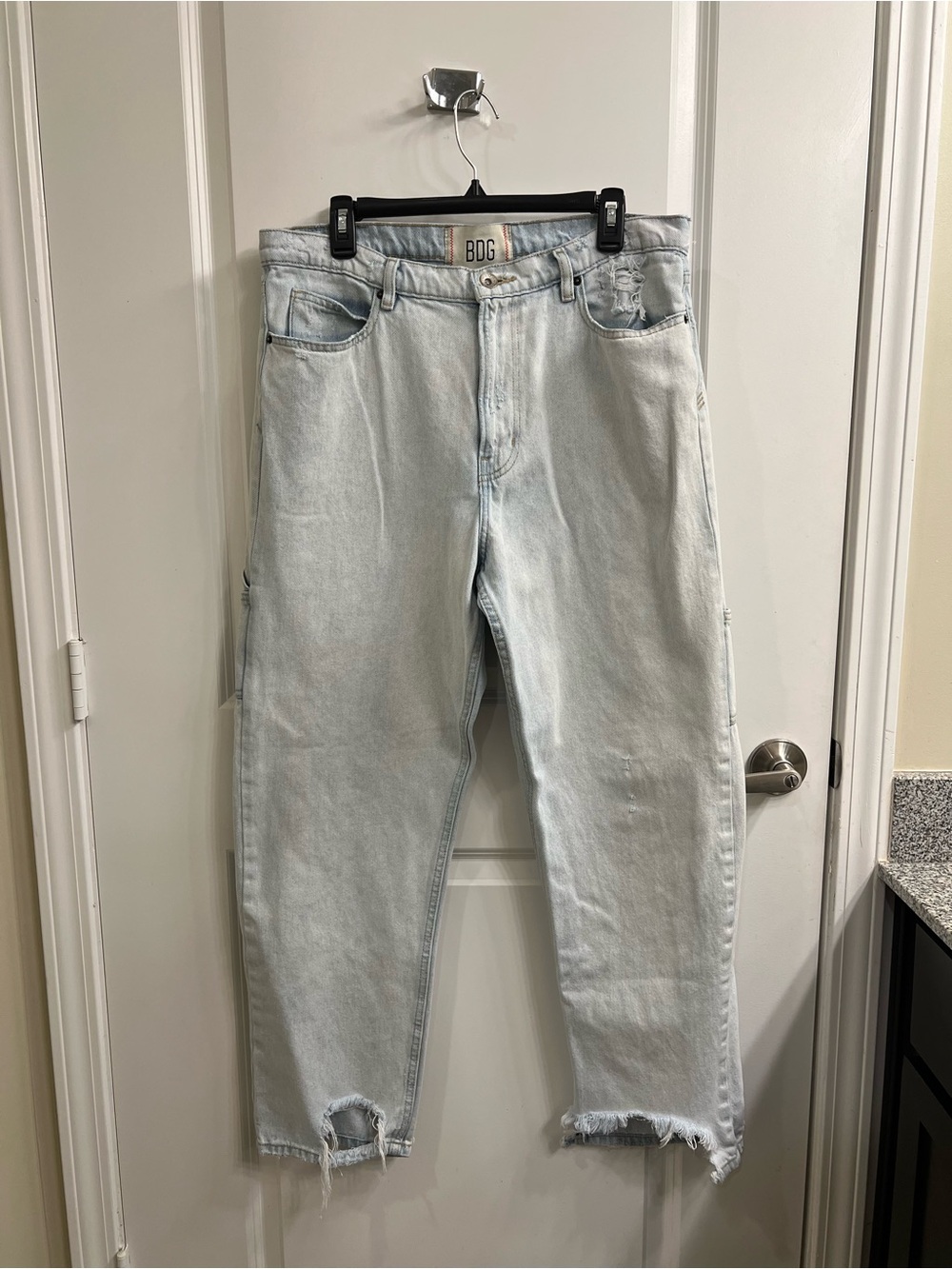 BDG Light Wash Distressed Denim Jeans Size 34x32